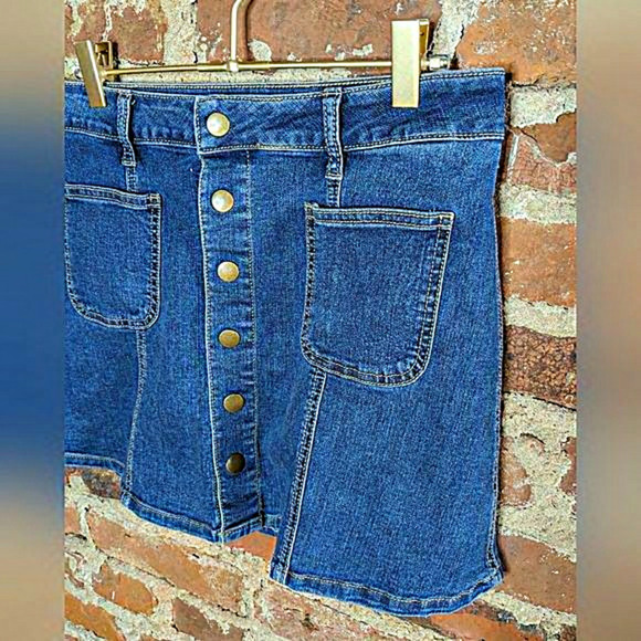 Alter'd State Small Short Blue Denim Jean Skirt‎ w/ Button Enclosure - Picture 2 of 10